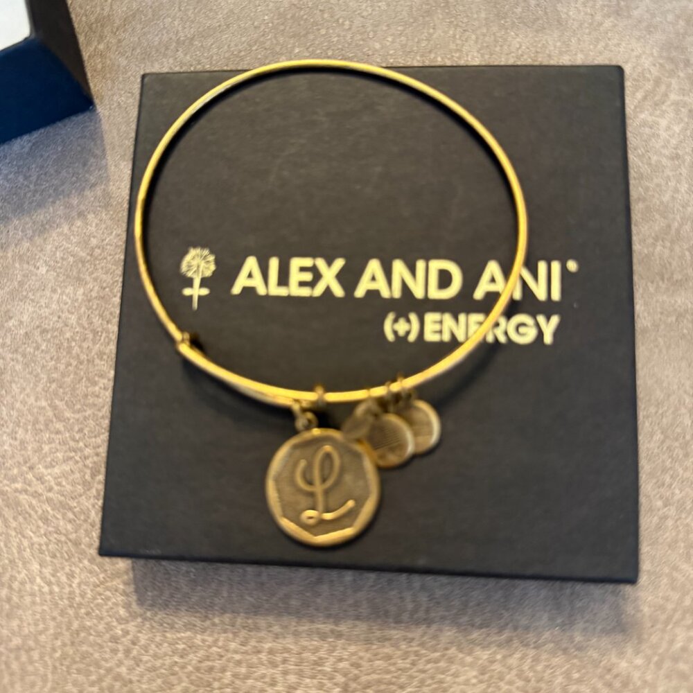 Alex and Ani Stackable Charm Bracelet Preowned Initial "L"